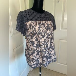 NWT DR2 Top with Lace Sleeves - Size Medium